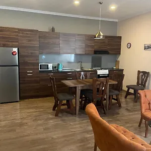 2-bedroom On Historic Mtatsminda , Тбилиси Грузия