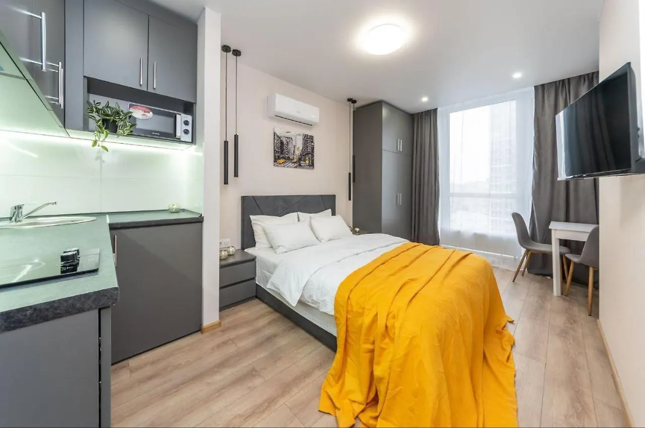Шикарные Апартаменты, Ревудского 40В, 3 Мин Пешком М Харьковская Kiev Apartamento