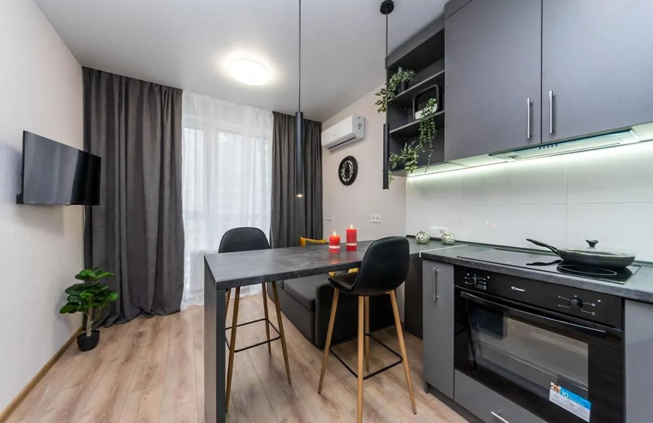 Шикарные Апартаменты, Ревудского 40В, 3 Мин Пешком М Харьковская Kiev Apartamento