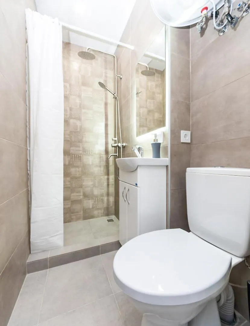 Apartamento Шикарные Апартаменты, Ревудского 40В, 3 Мин Пешком М Харьковская Kiev